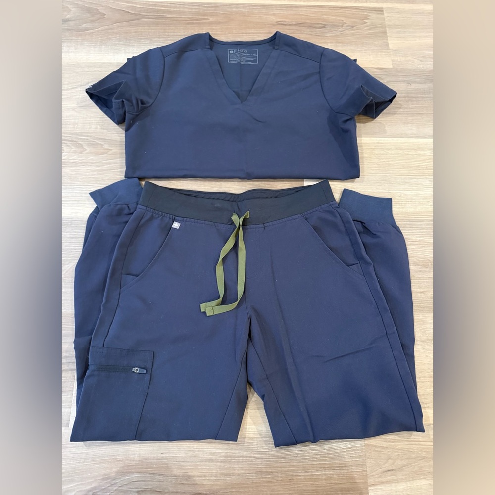 Women’s Figs Scrub Set